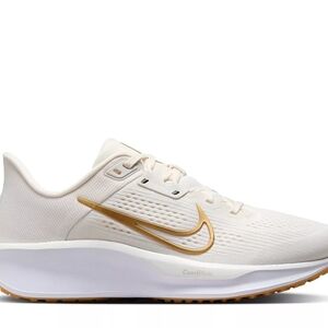 Nike Quest 6 Running Shoe - Women's